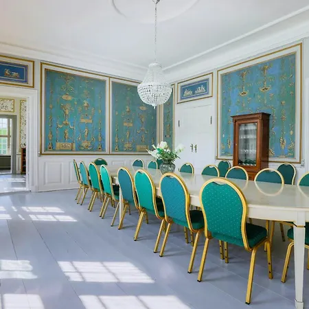 Manor With Soul Between Forest And On Funen بيت للعطل