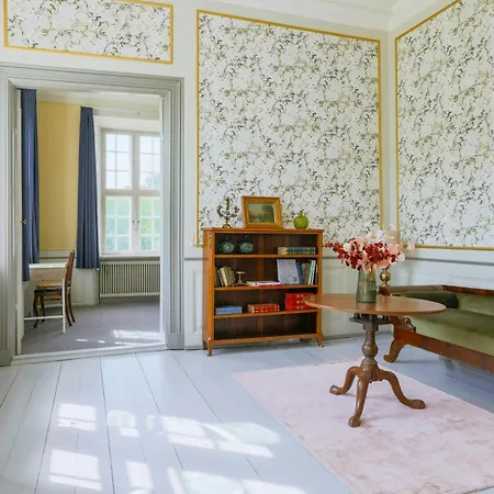Ferienhaus Manor With Soul Between Forest And On Funen *