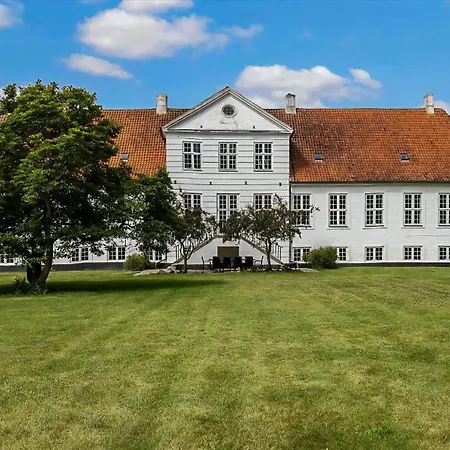 Manor With Soul Between Forest And On Funen Ferienhaus Ullerslev