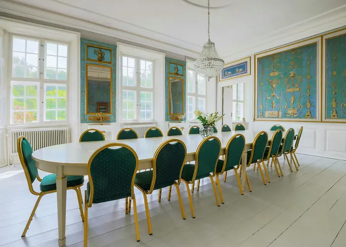 Manor With Soul Between Forest And On Funen Hébergement de vacances *